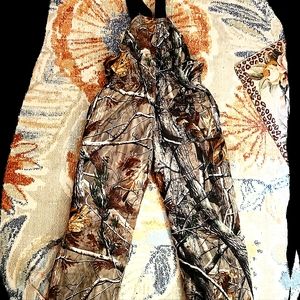 Insulated hunting bib